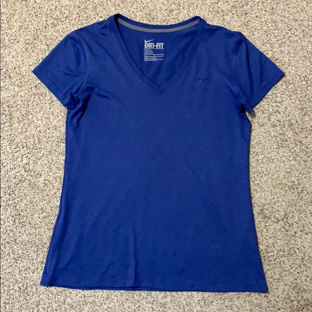 EUC Women’s Nike Dri-Fit VNeck Tee